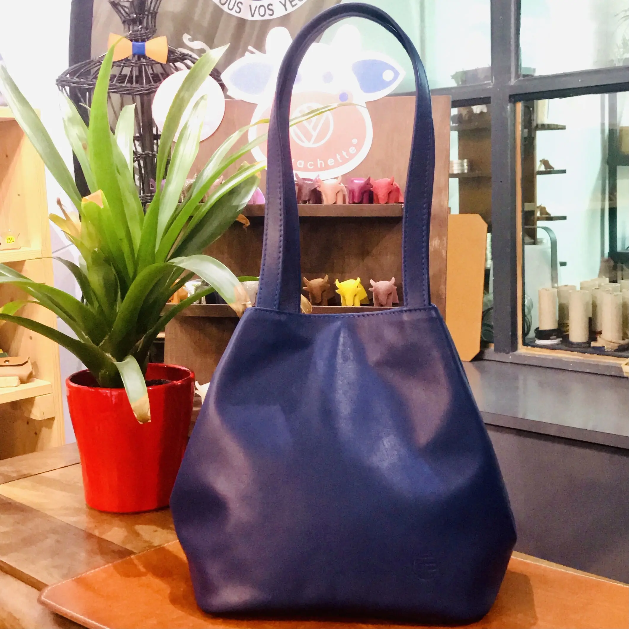 Sac porté épaule en cuir et alcantara bleu Faugier France