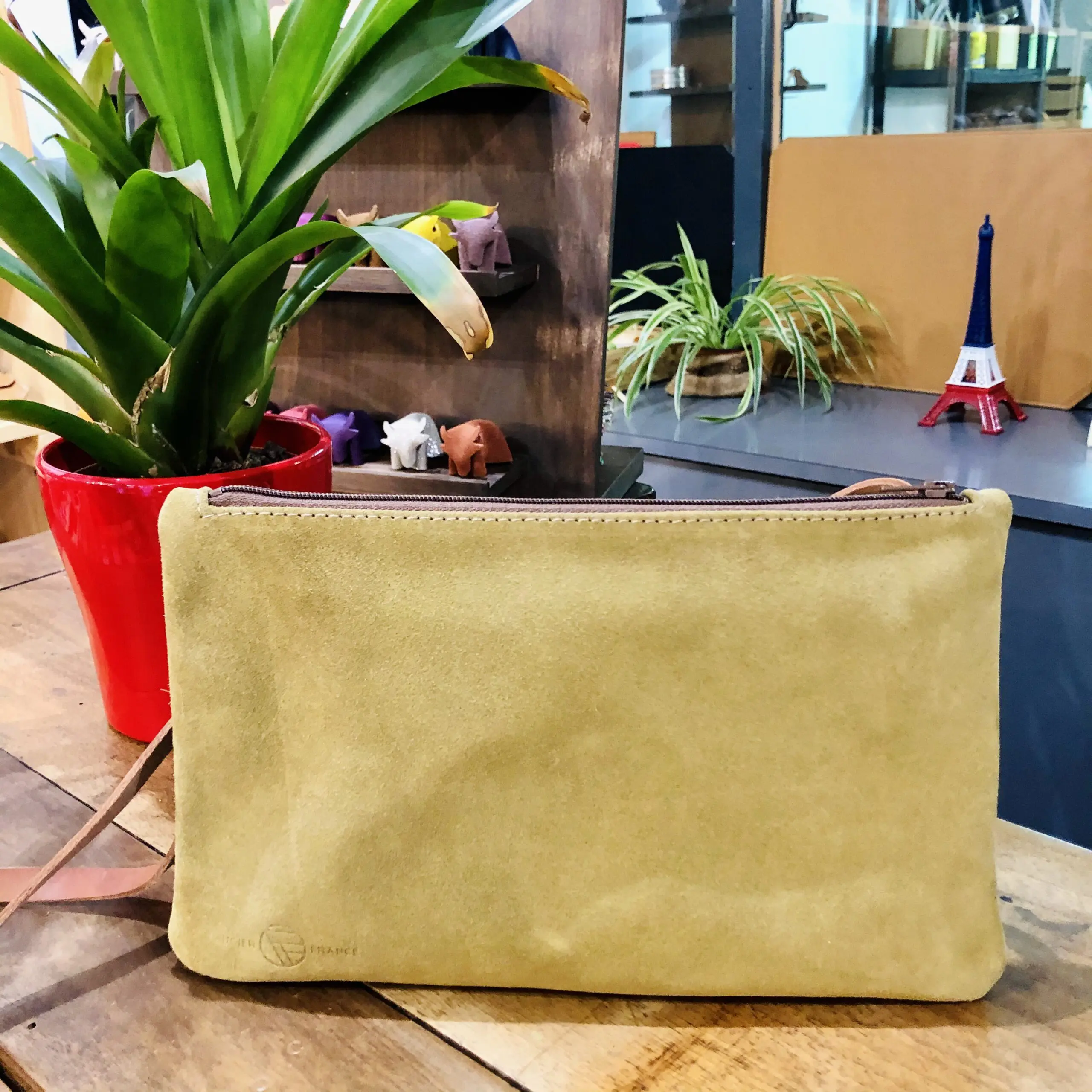pochette en cuir kaki Faugier France
