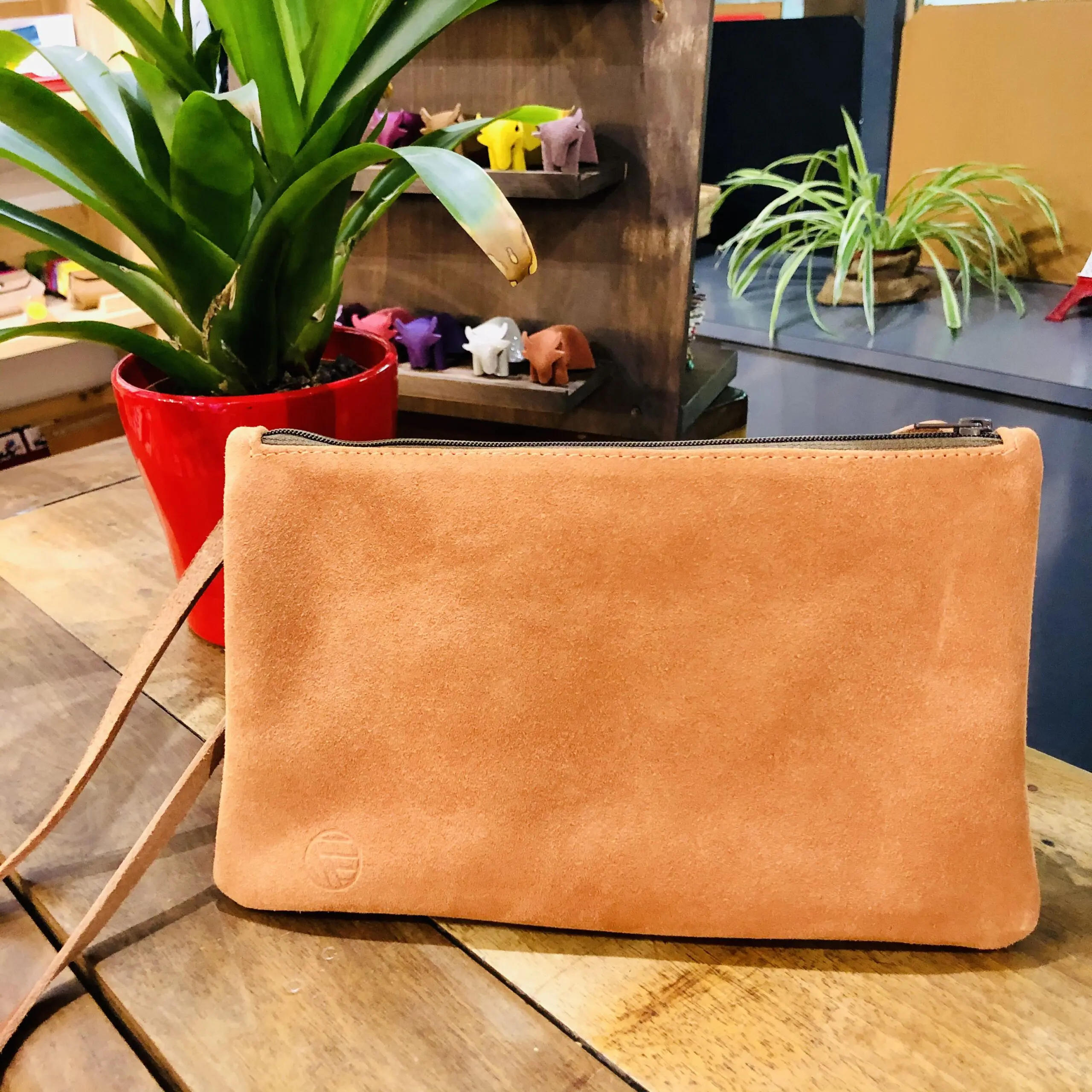 pochette en cuir camel Faugier France